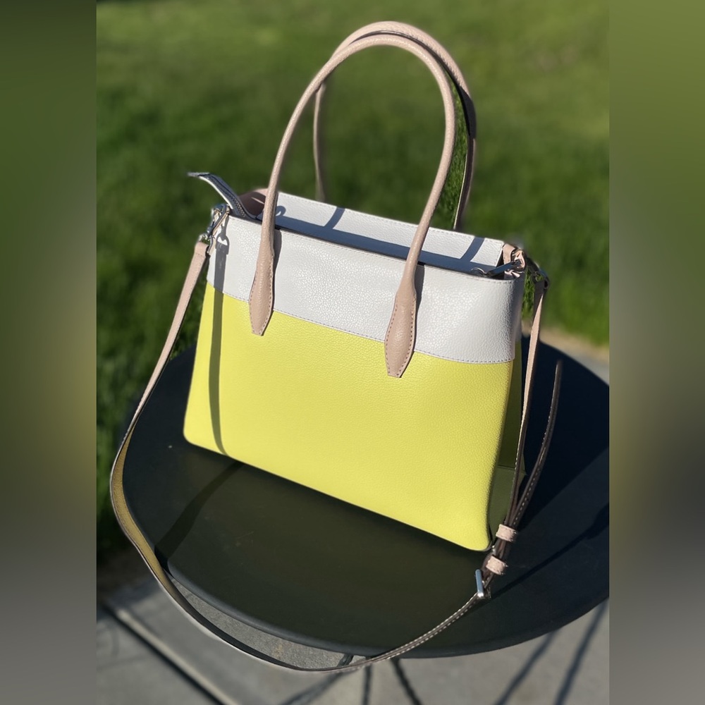 Cheerful yellow and white leather Kate Spade large satchel 🌼